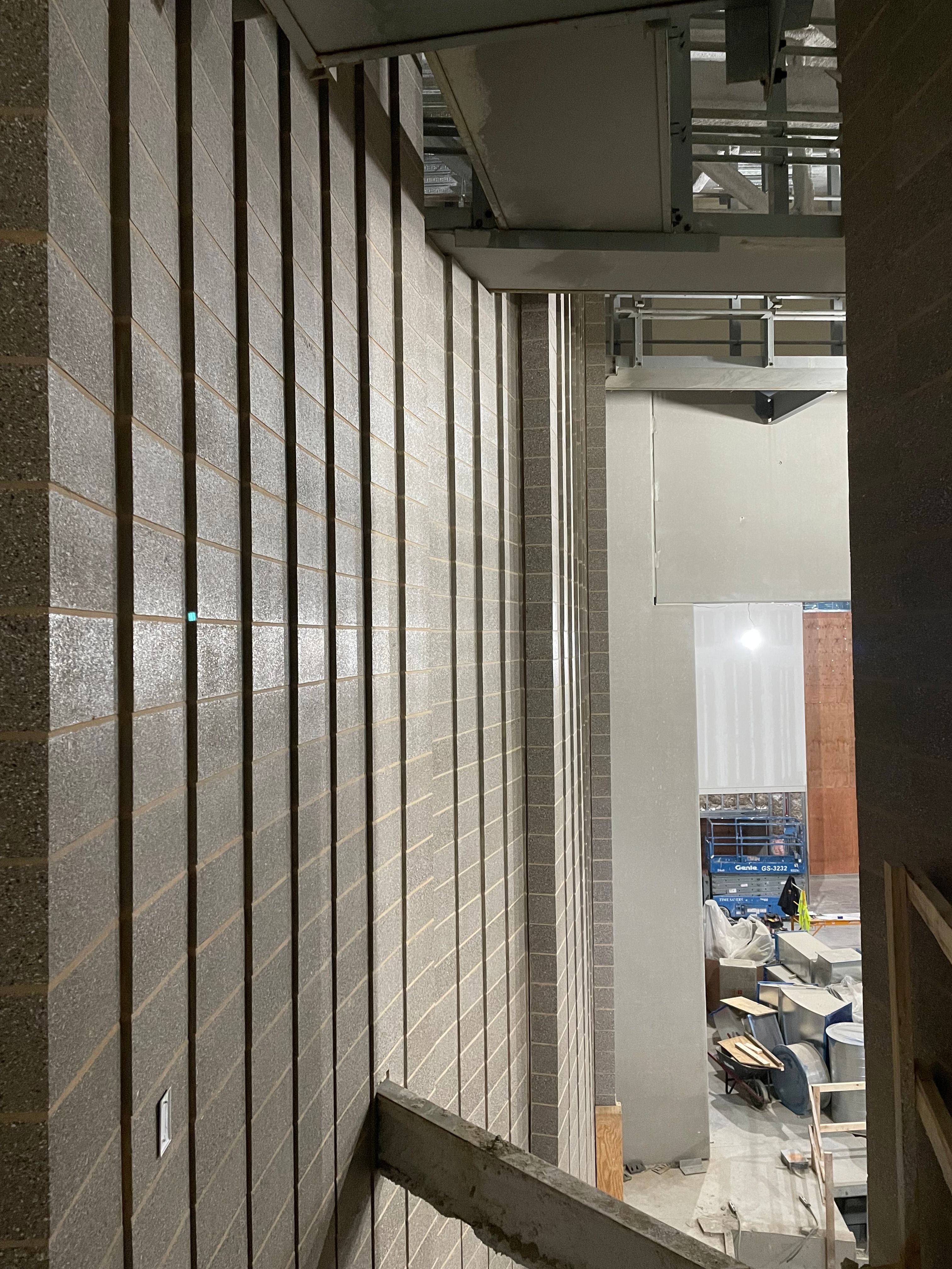 Curved block walls installed at the Leemputte Family Theater